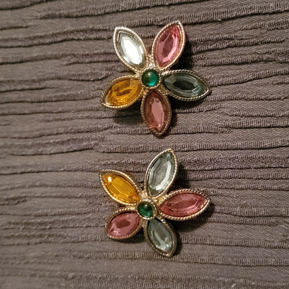 Bundle clip on earrings - Picture 4 of 7